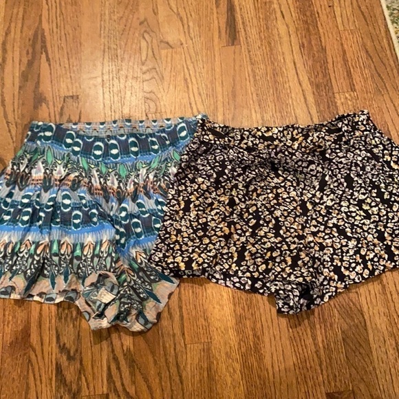 Two Pair of Jessica Simpson Shorts Size Small - Picture 1 of 8